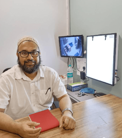 Robotic Knee Surgery Expert in Pune - Dr. Murtaza Adeeb